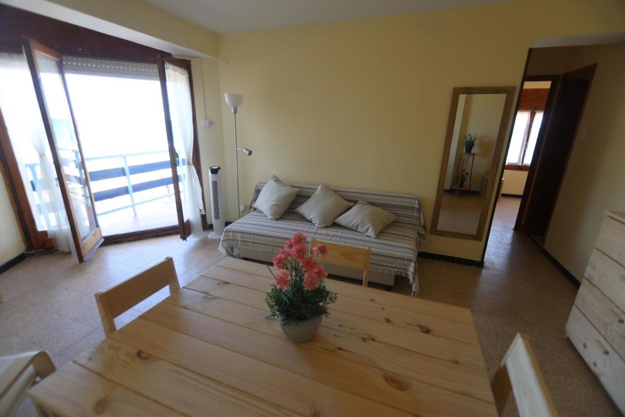 El Faro Apartaments Platja Llarga-Les Salines-Tgn Tarragona Exterior photo